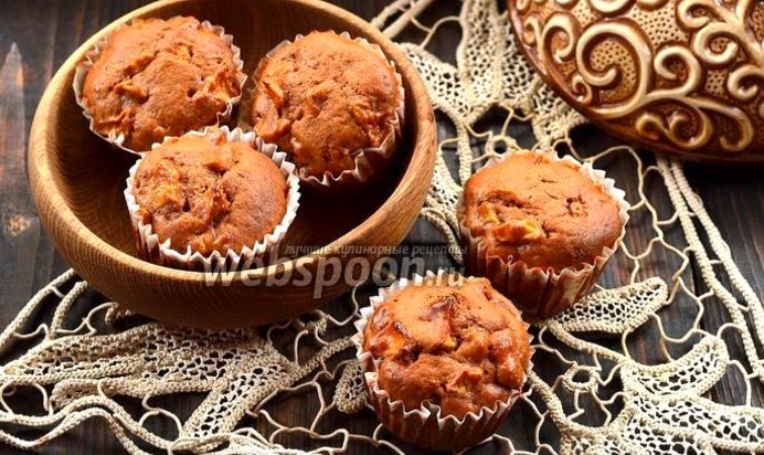 Карамельные маффины с яблоками