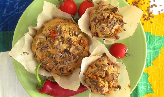 Пшенично-ржаные овощные кексы с чили