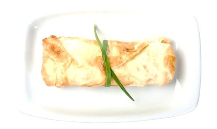 Гречневые блины с яйцами, ветчиной и грюйером