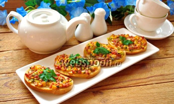 Горячие бутерброды с колбасным сыром