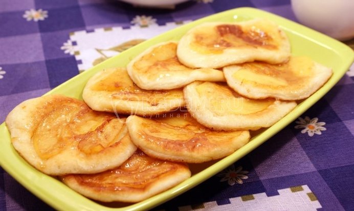 Оладьи с яблоками