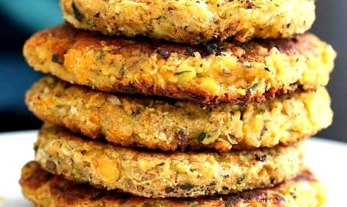 Постные морковные оладьи