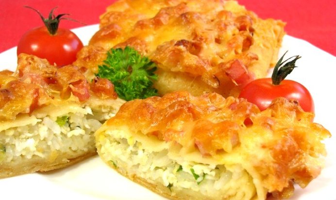 Фаршированные блины, запеченные с ветчиной и сыром