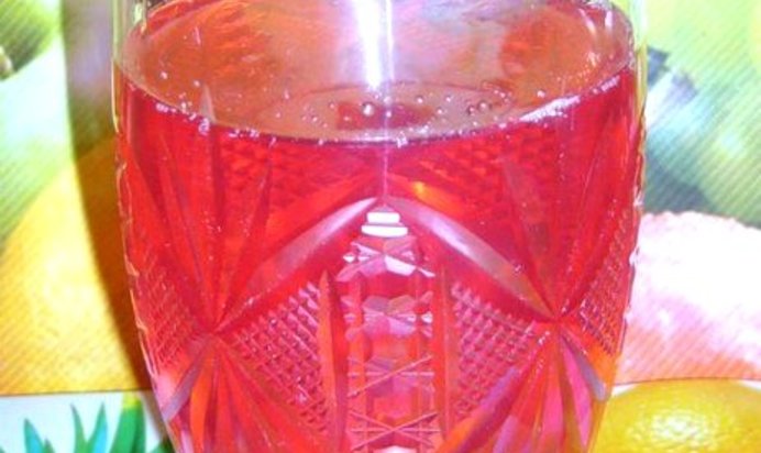 Компот из замороженных фруктов и ягод