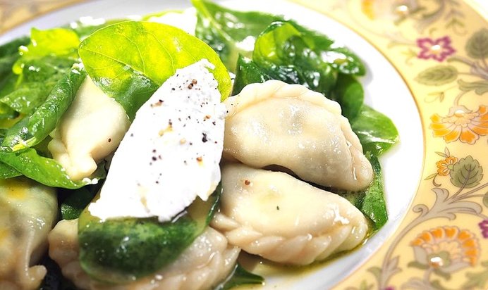 Вареники с творогом и шпинатом