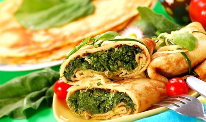 Блинчики со шпинатом и четырьмя сырами