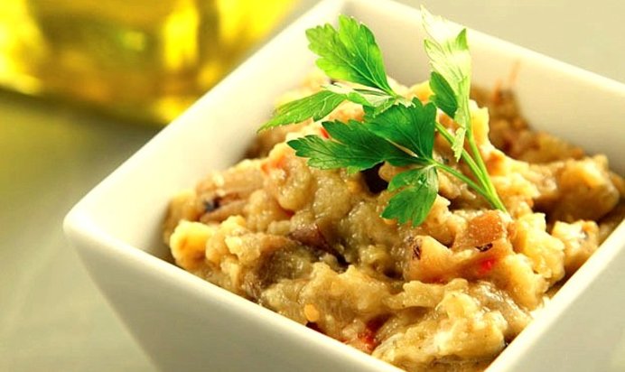 Греческий салат из баклажанов