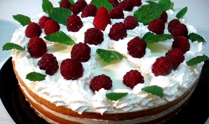 Персико - малиновый торт без выпечки