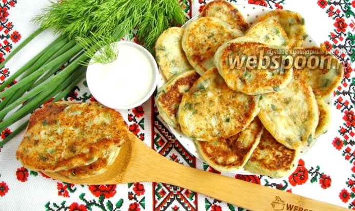 Йогуртовые оладьи с творогом и зеленью