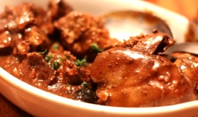 Гуляш из печени с подливкой