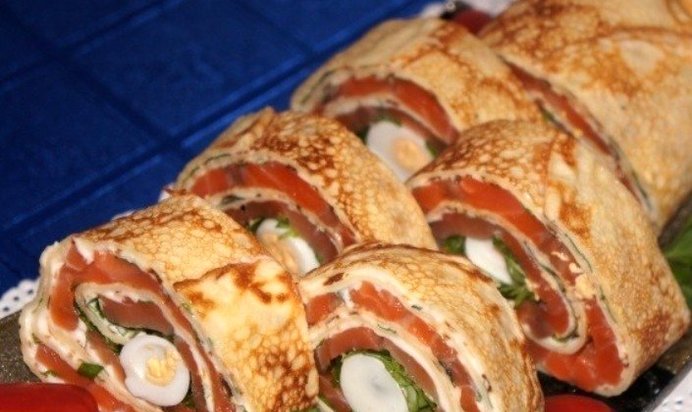 Рулеты из блинов с семгой