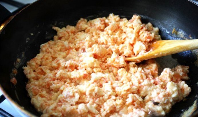 Омлет с помидорами