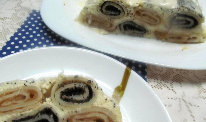 Блинная запеканка с яблоком и маком