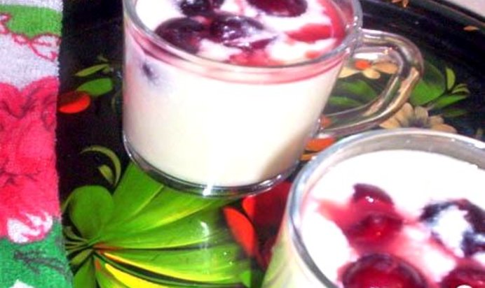 Молочный кисель с ягодами Шарлотт