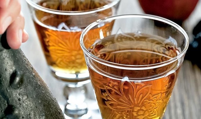 Яблочное вино с черносливом