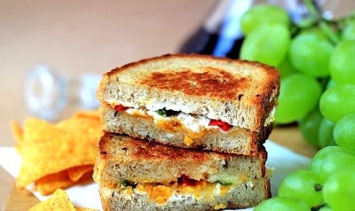 Бутерброды с сыром на сковороде