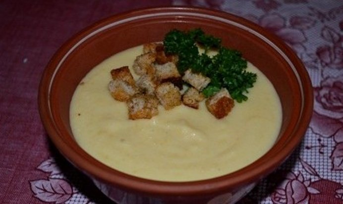 Суп с гренками