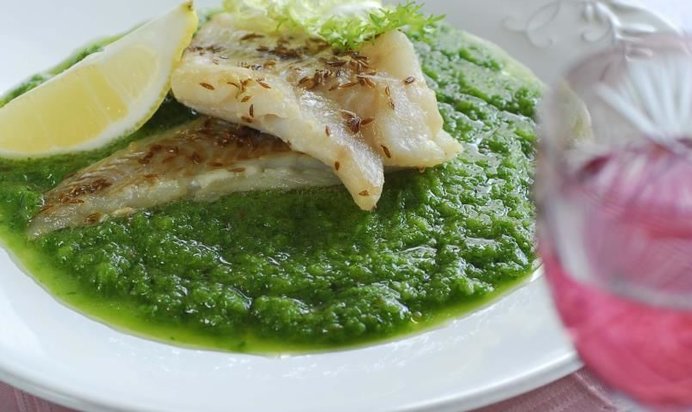 Филе трески с соусом гаспачо