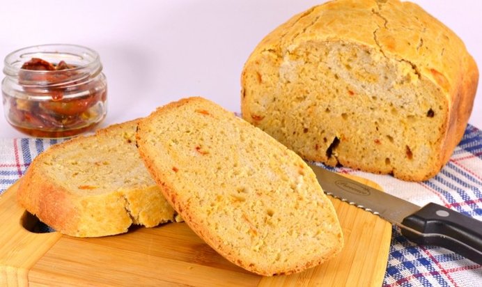 Хлеб с отрубями и вялеными помидорами в хлебопечке