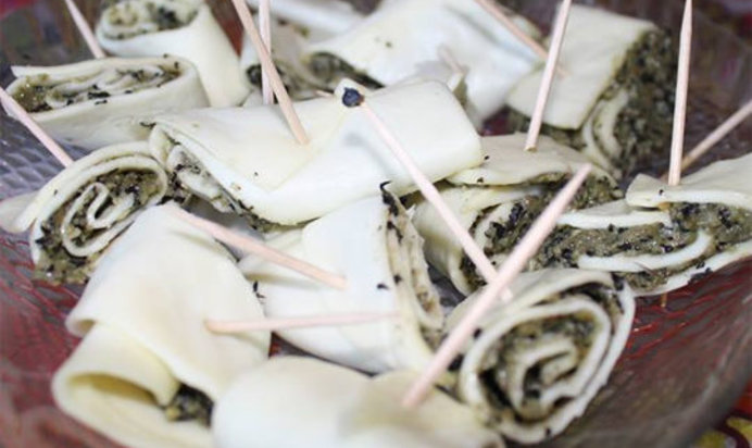 Сырные рулетики с песто