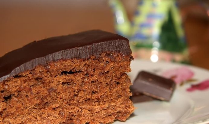 Шоколадный кекс с глазурью