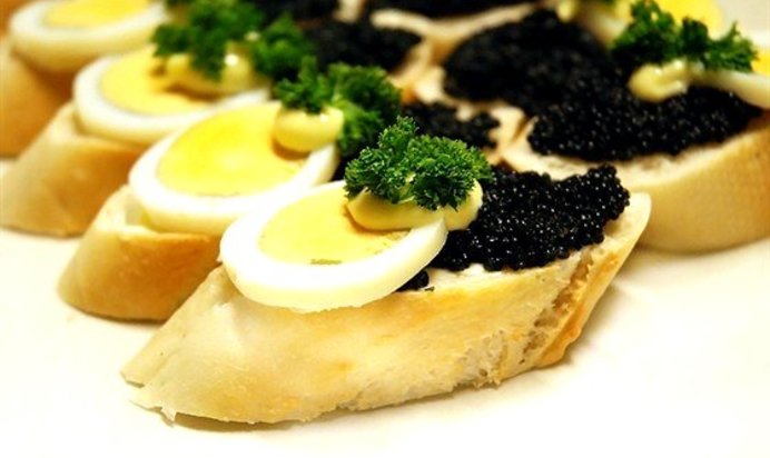 Бутерброд с икрой