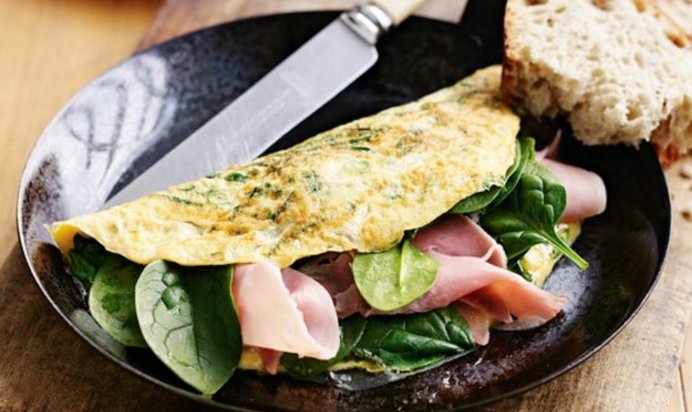 Омлет с ветчиной и грибами