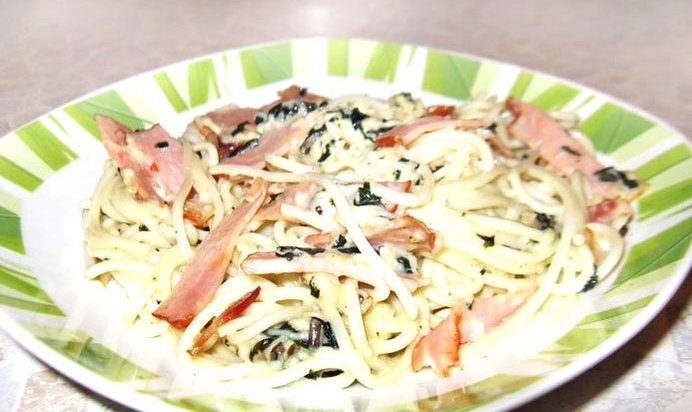 Спагетти карбонара со сливочным соусом