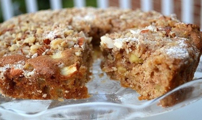Яблочный кекс с корицей