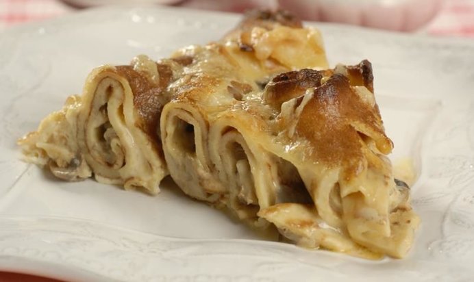 Блинный пирог с грибами