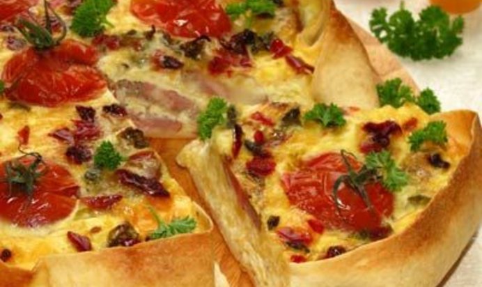 Ленивый киш с кабачком и свиной шейкой