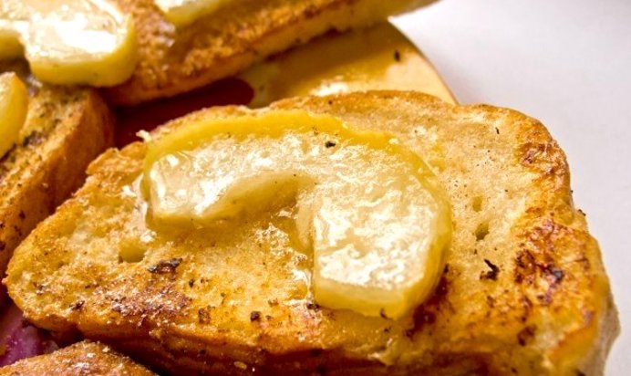 Гренки с яблоками