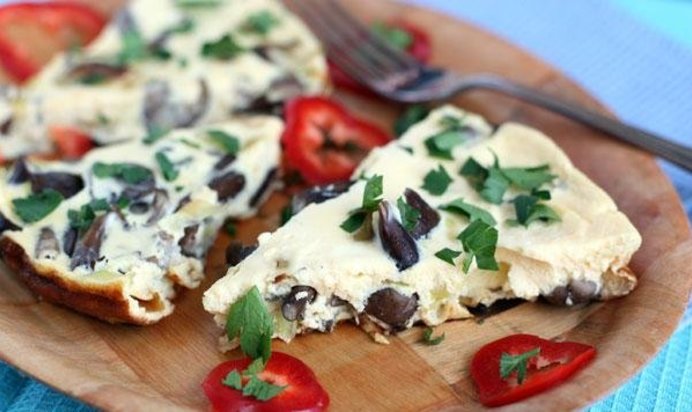 Омлет с опятами