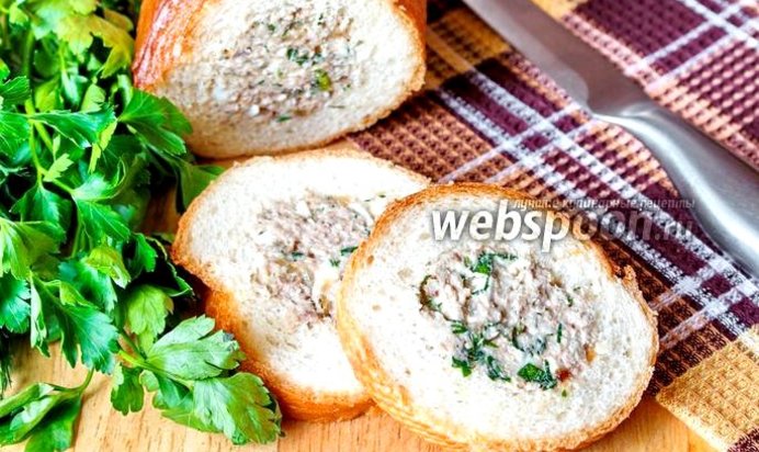 Батон фаршированный консервой