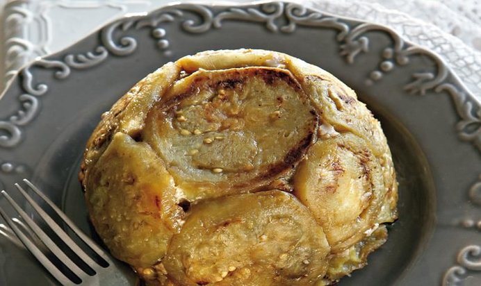 Шарлотка из ягненка с баклажанами