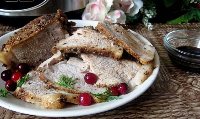 Свиной окорок, запеченный в пакете