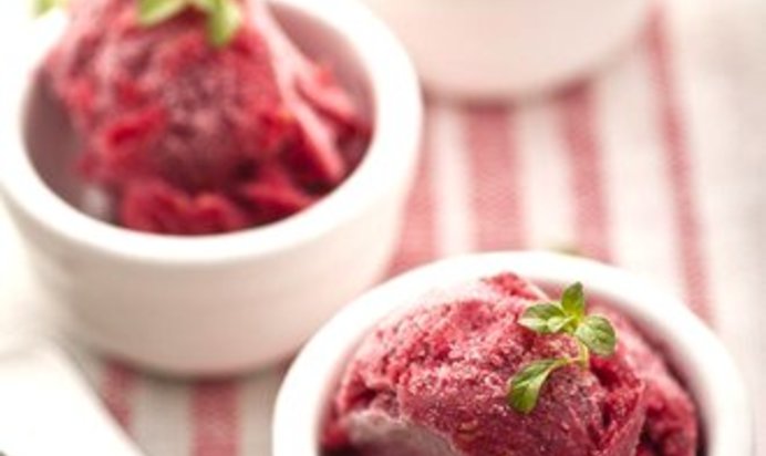 Сливово-ягодный шербет с белым вином