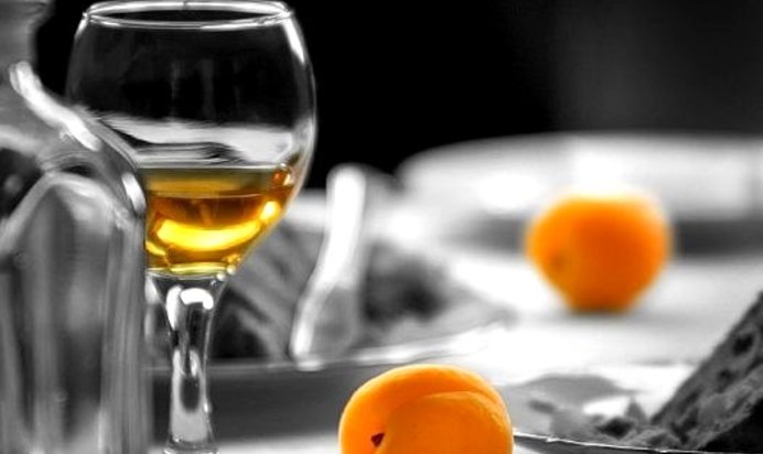 Вино из абрикосов