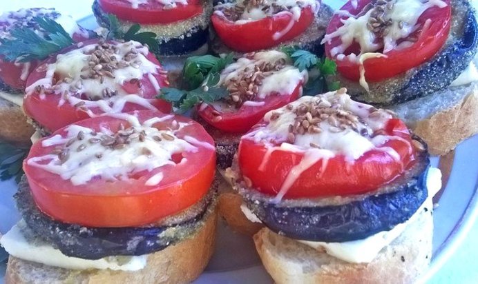 Бутерброды с баклажанами и брынзой