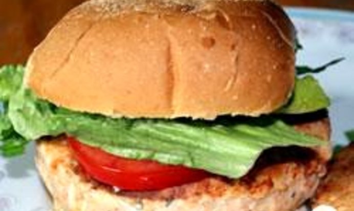 Бургеры из лосося с розмарином