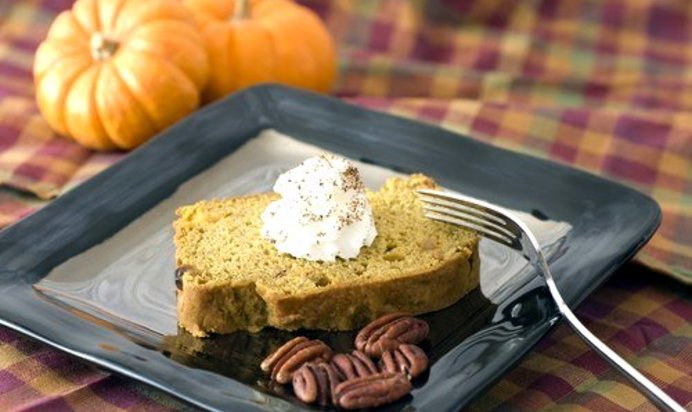 Тыквенный хлеб с апельсиновой цедрой и орехами пекан