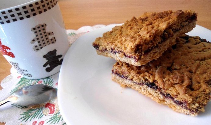 классический тертый пирог со смородиной