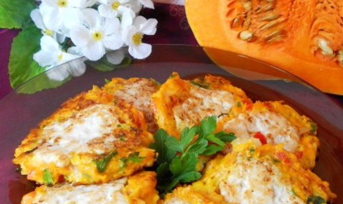 Оладьи из тыквы с куриным фаршем