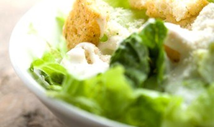 Сырно-чесночная салатная заправка