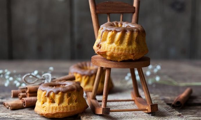 Морковные маффины с миндальной мукой и карамелью