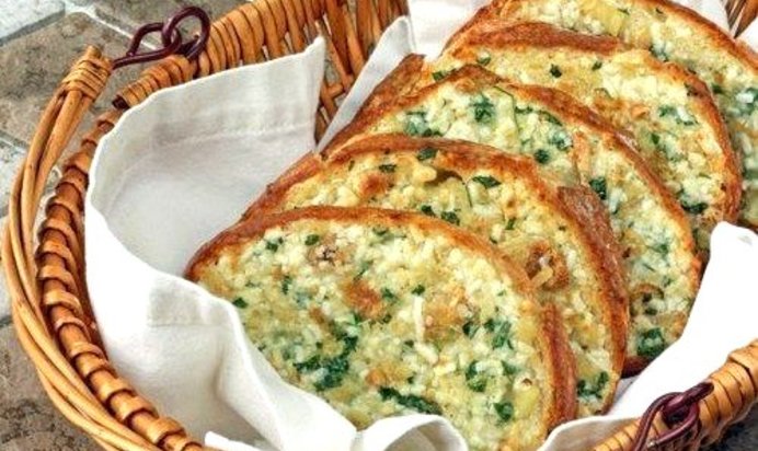 Запеченный хлеб с чесноком