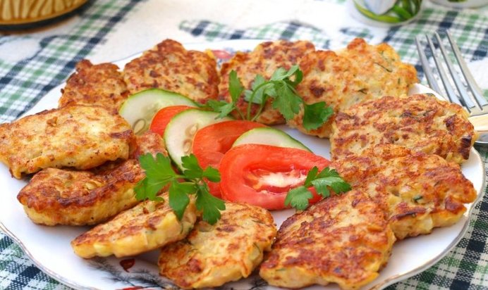 Кабачковые оладьи с индюшиным фаршем