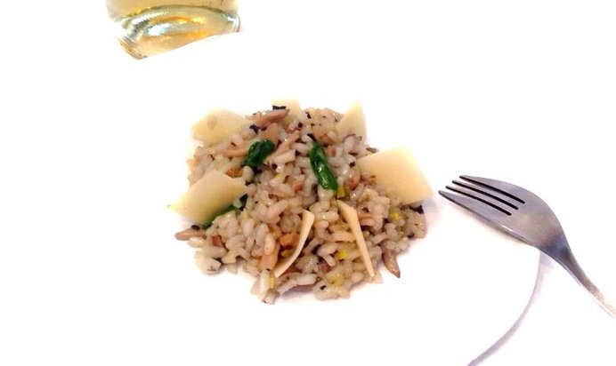 Ризотто с трюфельной пастой, белым вином и вешенками