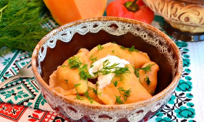 Вареники с картофелем из тыквенного теста
