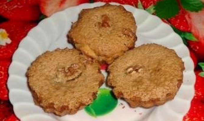 Кексы с ореховой начинкой